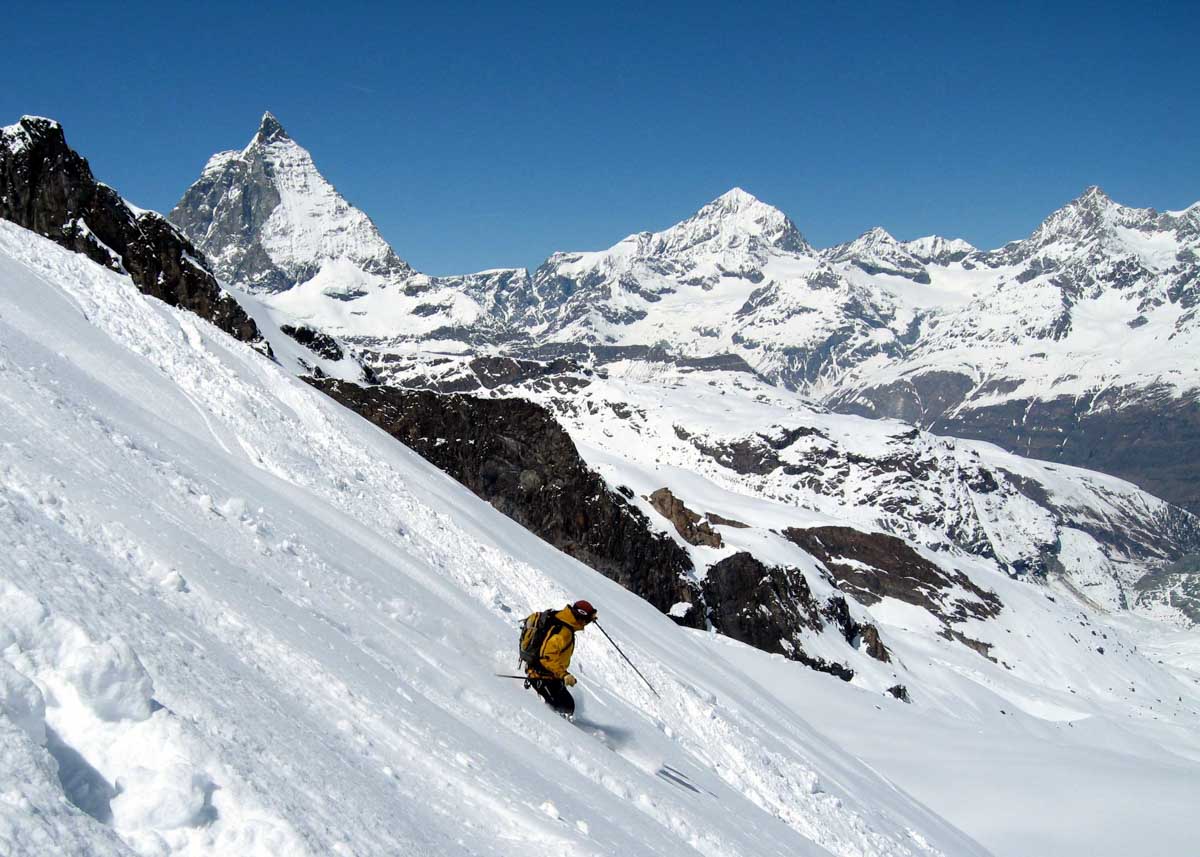 Traversata Cervinia – Zermatt (AO), Porta Nera con gli sci.